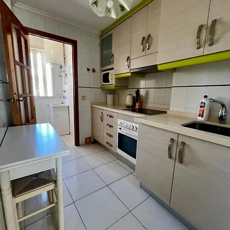 Area In Town, 300m To Sea, Pool, Greenery Yard Apartmán
