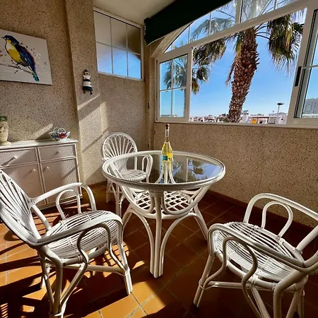 Area In Town, 300m To Sea, Pool, Greenery Yard Apartment *